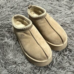 Mustard seed size 10 Uggs